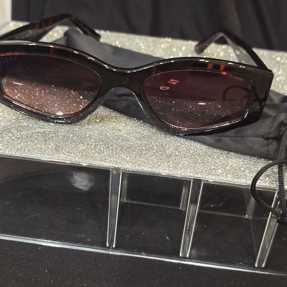 Diff Eyewear Kai Sunglasses- Dark Tortoise Brown Gradient - Picture 5 of 9